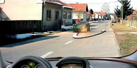 Do you have to give way to a car that is making a U-turn when starting from the roadside?