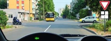 When making a left turn you ought to give way to