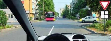 When driving straight you ought to give way to