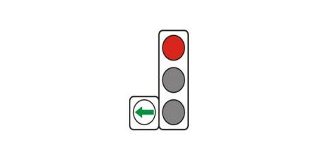 Is a tram driver obliged to give way to vehicles coming from other directions when moving at a green traffic light?