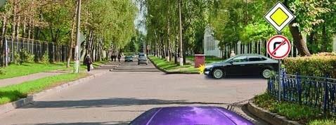 Если Вы намерены остановиться сразу после перекрёстка, когда следует включить правый указатель поворота, чтобы не ввести в заблуждение других участников движения?